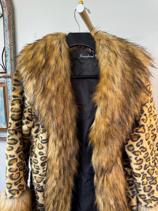 Jenniferm Leopard Print Faux Fur Coat with Trim EUC L - Picture 3 of 13
